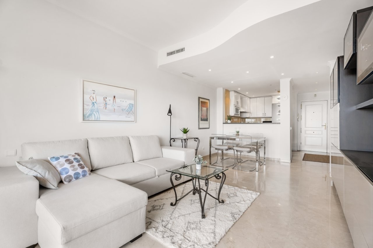 2 bedroom Apartment for sale in Elviria Hills – R4994593
