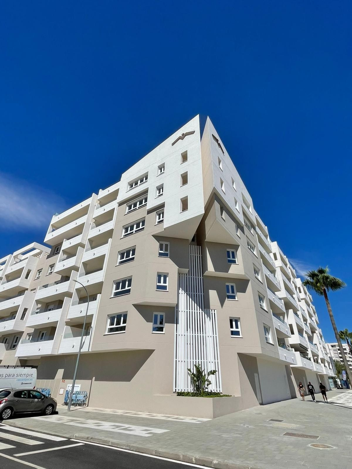 Apartamentos de 4 dormitorios en venta en Marbella – R5018023
