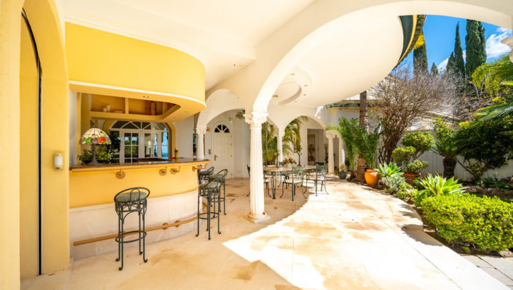 14 bedroom Villas for sale in Milla de Oro – R5073526 in 