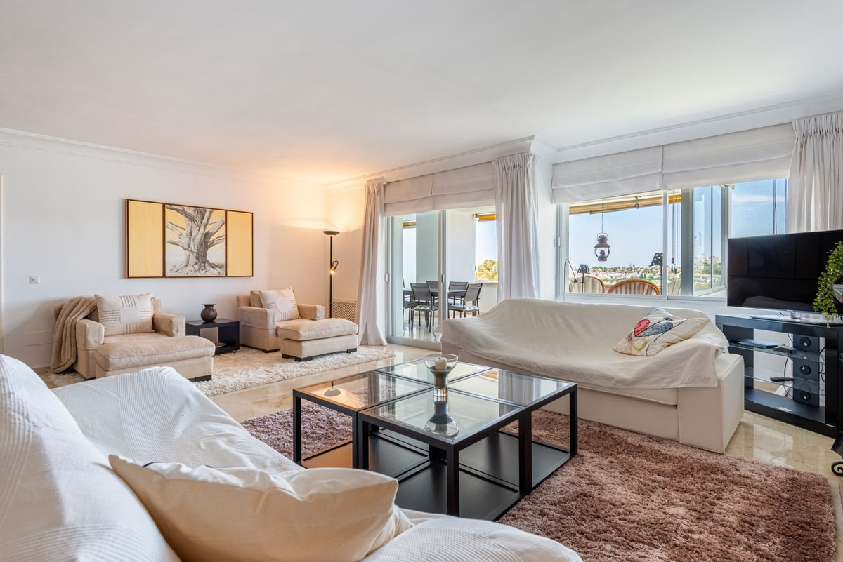 Apartamentos de 3 dormitorios en venta en Guadalmina Alta – R5121454