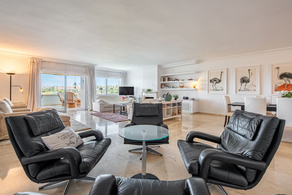 Apartamentos de 3 dormitorios en venta en Guadalmina Alta – R5121454