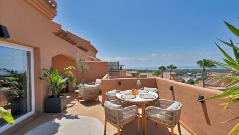 Apartamentos de 3 dormitorios en venta en Elviria – R5110414