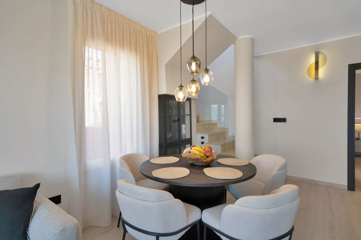 Apartamentos de 3 dormitorios en venta en Elviria – R5110414