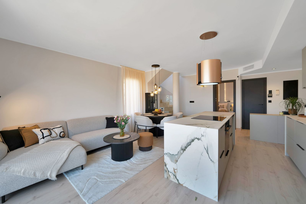 Apartamentos de 3 dormitorios en venta en Elviria – R5110414