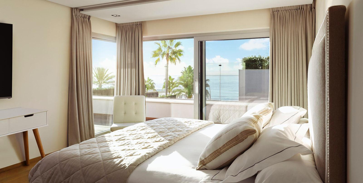 5 bedroom Villas for sale in Milla de Oro – R5065969