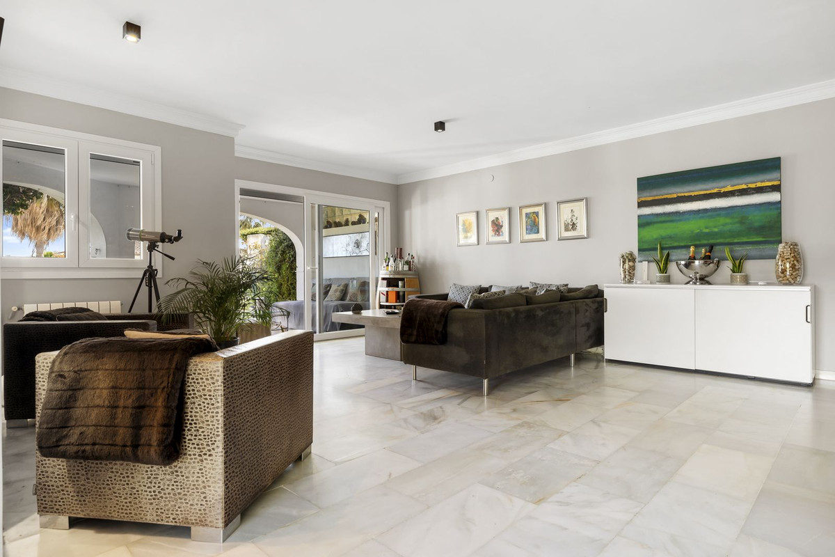 2 bedroom Townhouses for sale in Calahonda – R5017519