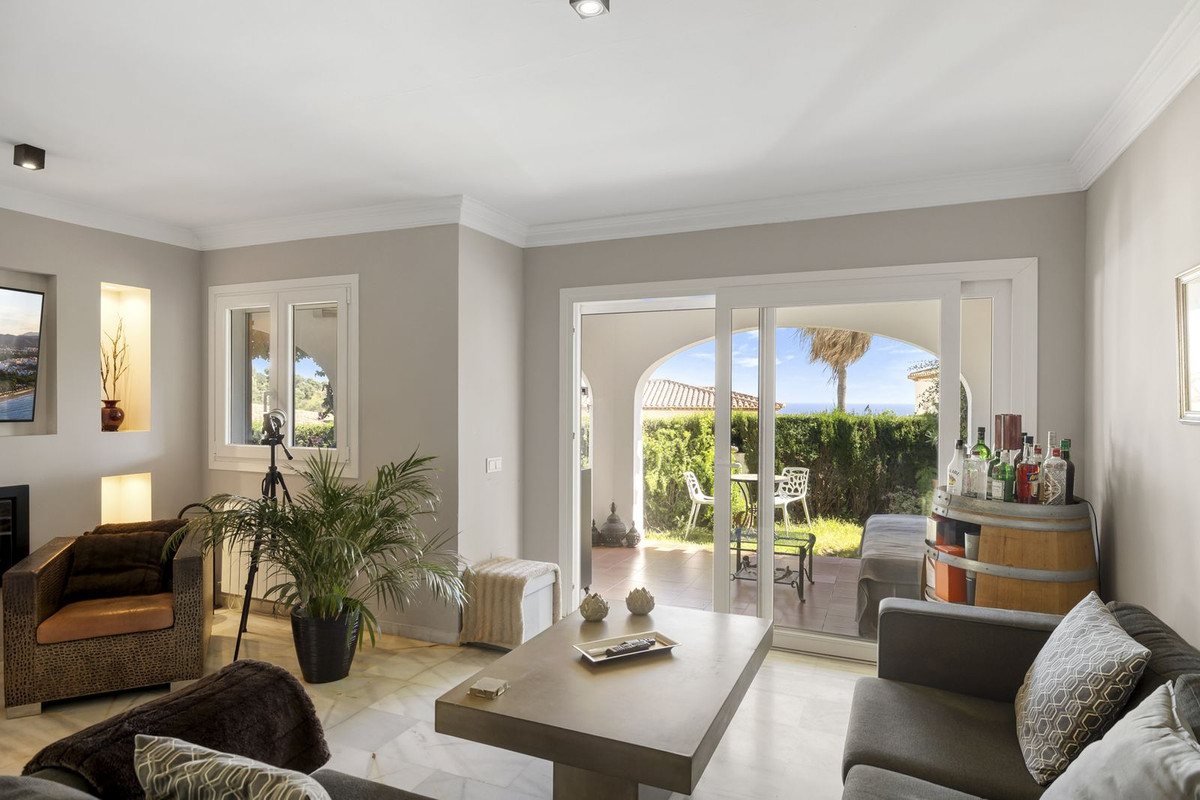 2 bedroom Townhouses for sale in Calahonda – R5017519