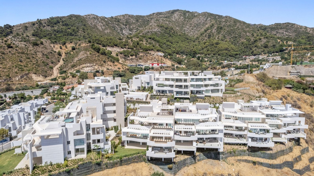3 bedroom Apartments for sale in Marbella – R4862248
