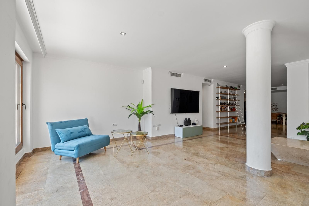 3 bedroom Apartments for sale in Milla de Oro – R5119132