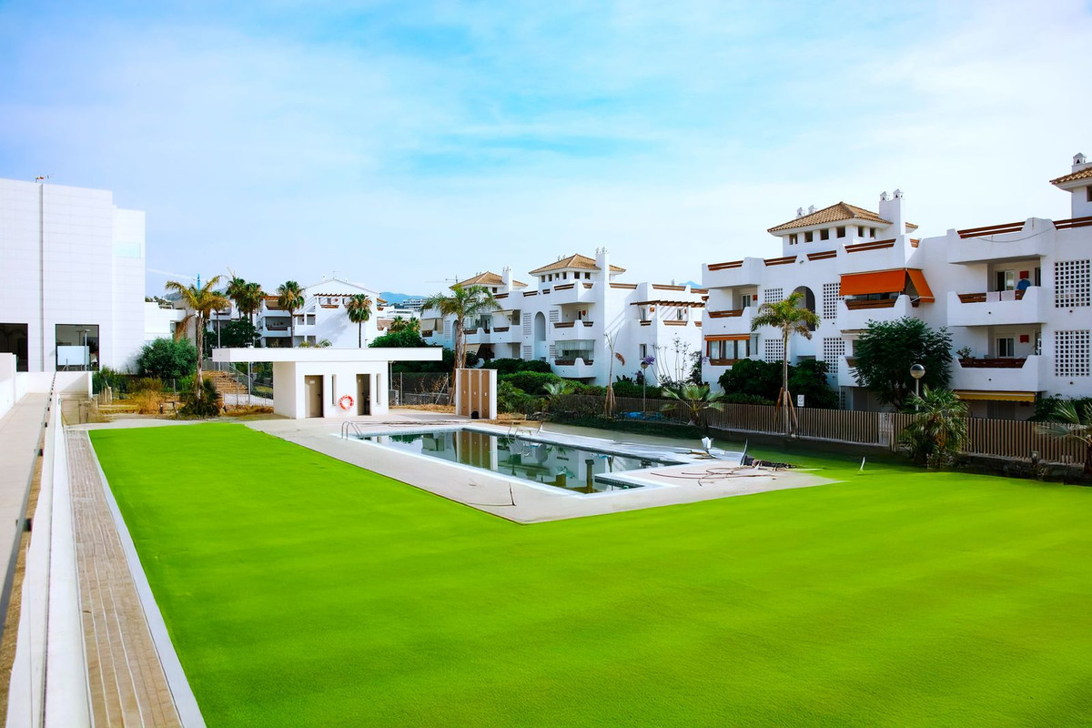 Apartamentos de 3 dormitorios en venta en Selwo – R5105503