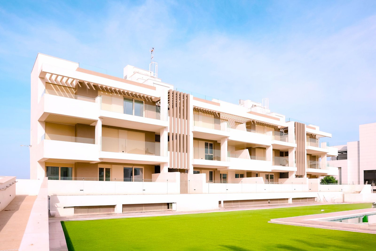 Apartamentos de 3 dormitorios en venta en Selwo – R5105503