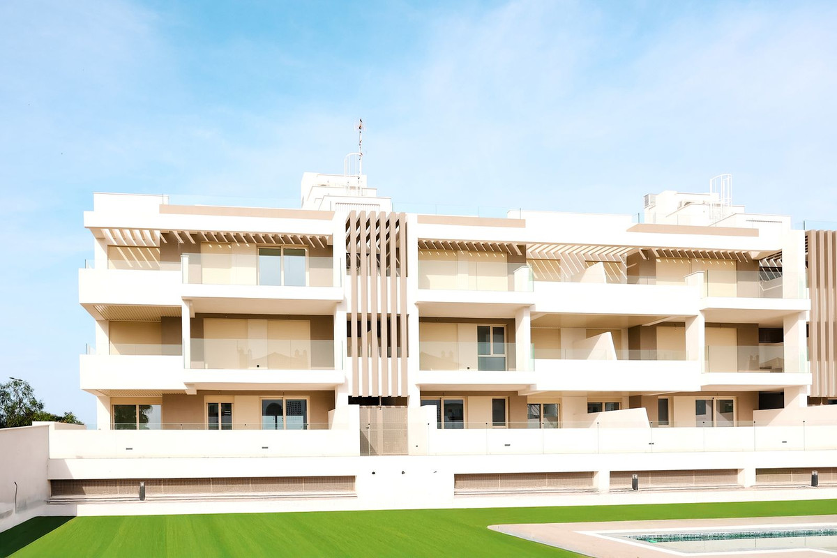 Apartamentos de 3 dormitorios en venta en Selwo – R5105503
