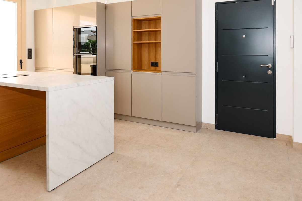 Apartamentos de 3 dormitorios en venta en Selwo – R5105503