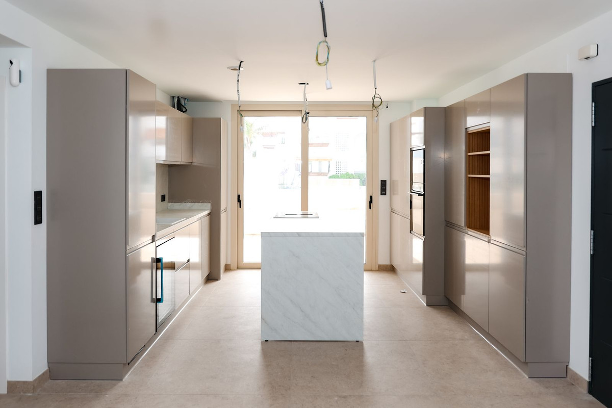 Apartamentos de 3 dormitorios en venta en Selwo – R5105503