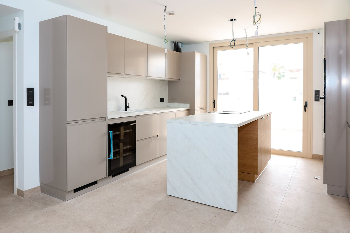 Apartamentos de 3 dormitorios en venta en Selwo – R5105503