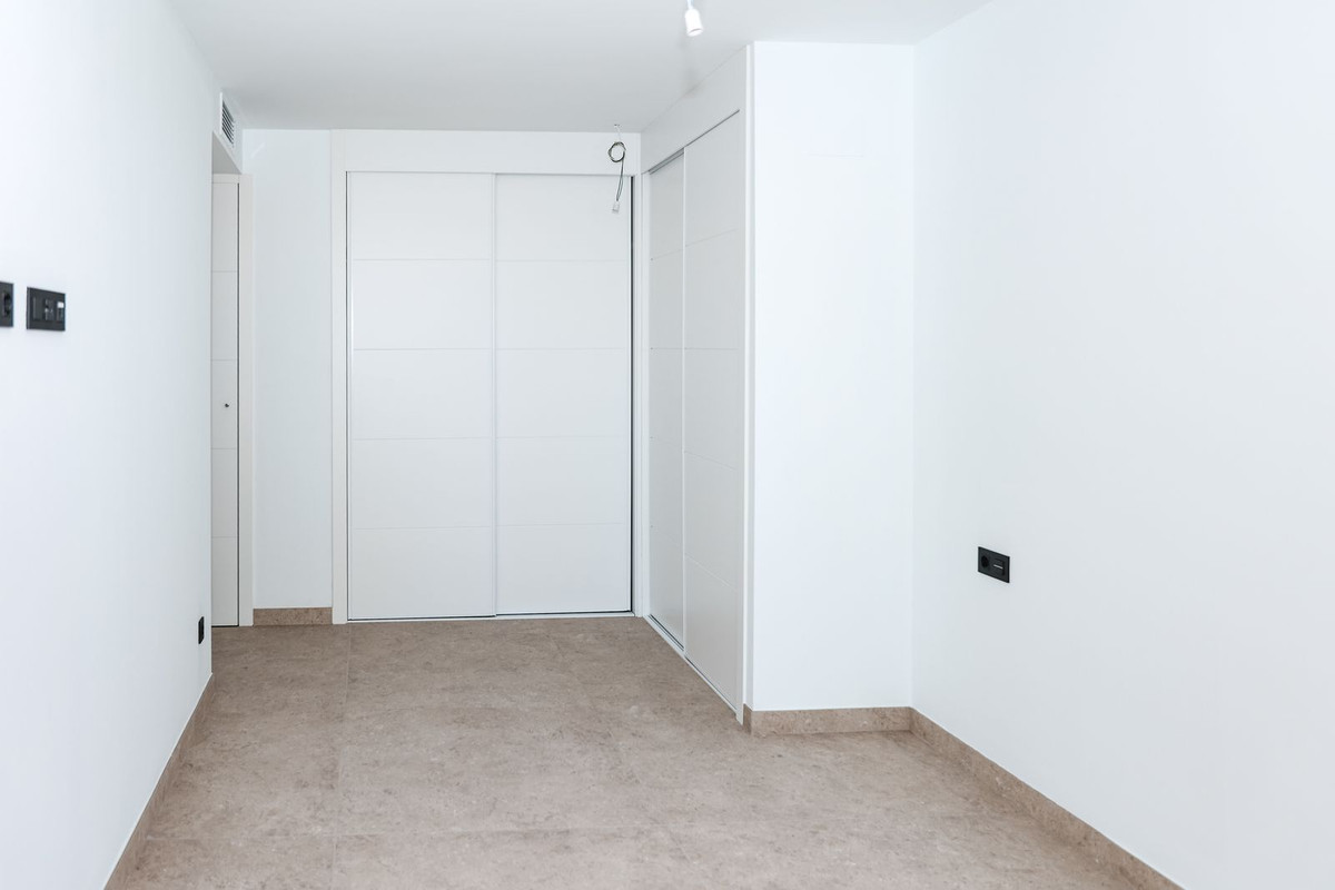 Apartamentos de 3 dormitorios en venta en Selwo – R5105503