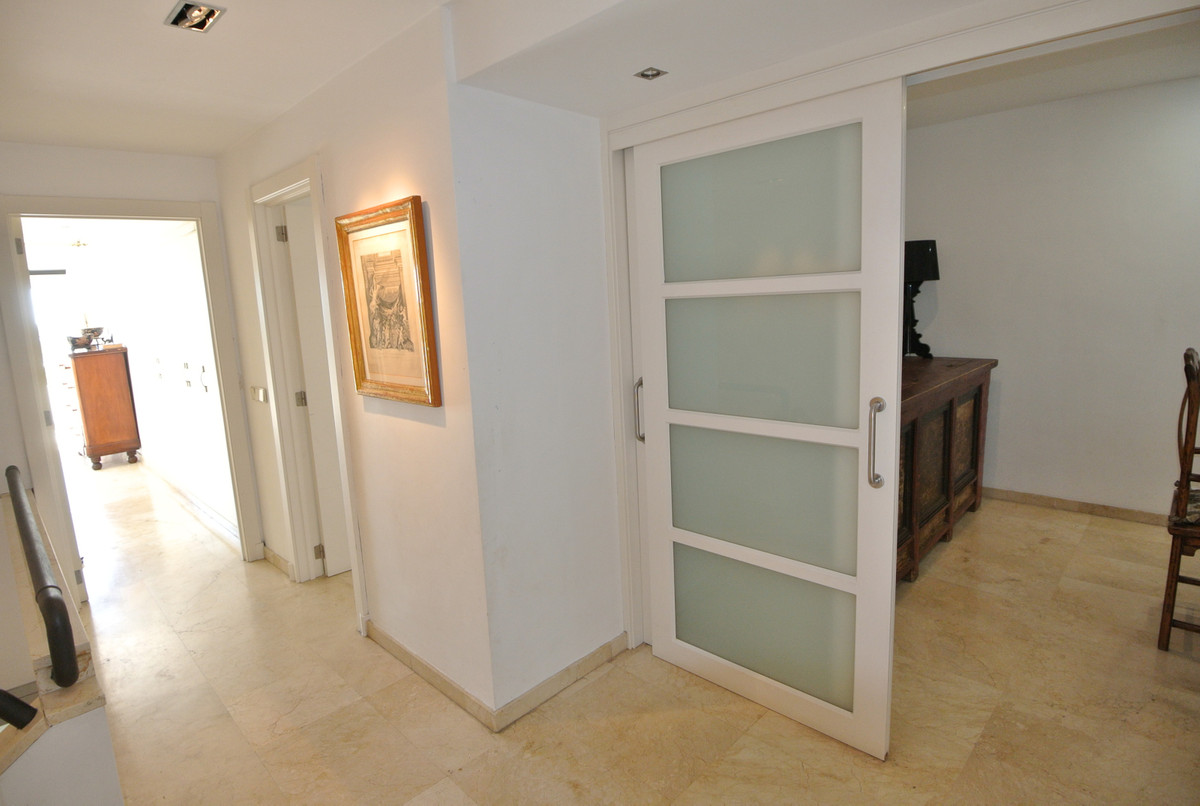 Apartamentos de 3 dormitorios en venta en Milla de Oro – R5034823