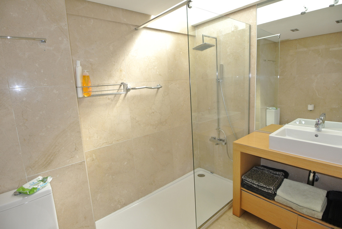 Apartamentos de 3 dormitorios en venta en Milla de Oro – R5034823