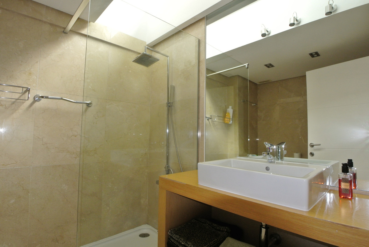 Apartamentos de 3 dormitorios en venta en Milla de Oro – R5034823