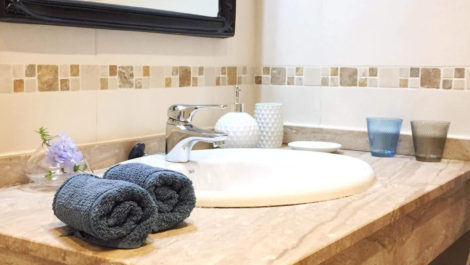 Apartamentos de 2 dormitorios en venta en Calahonda – R5117011