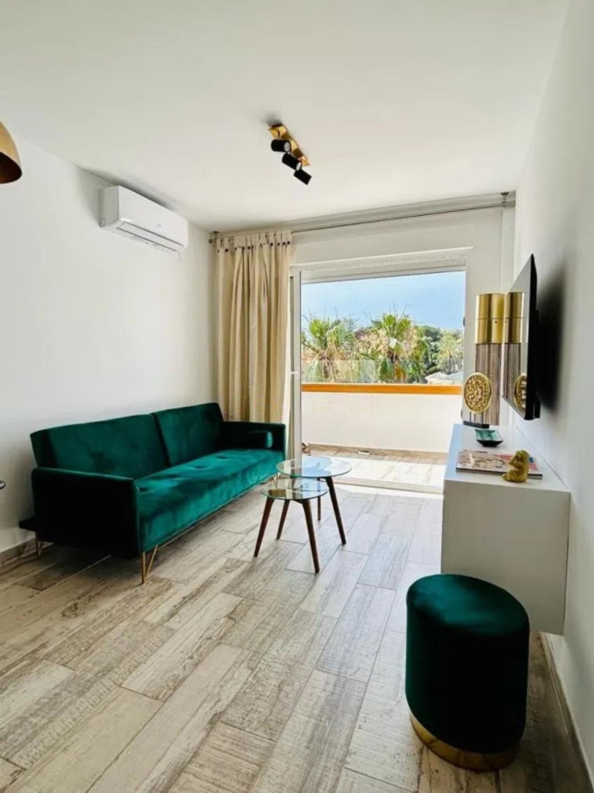 1 bedroom Apartments for sale in Marbesa – R5108893