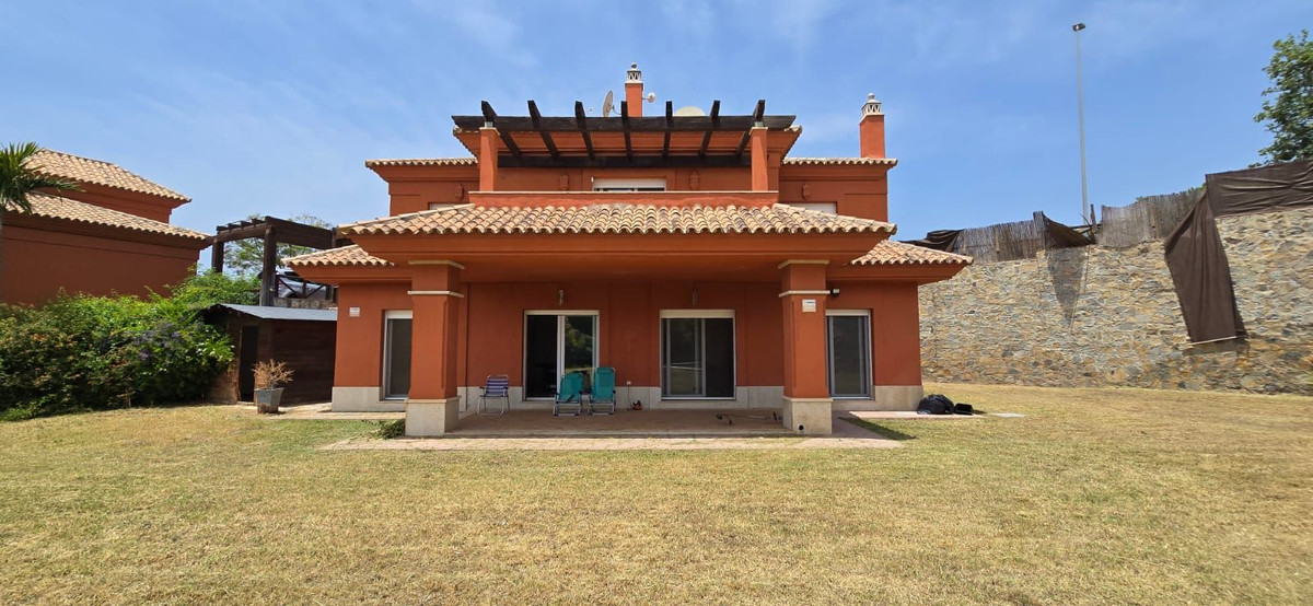 Villas de 5 dormitorios en venta en Marbella – R5075440