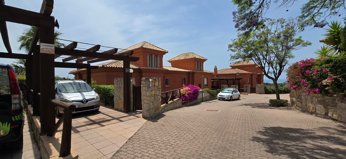 Villas de 5 dormitorios en venta en Marbella – R5075440
