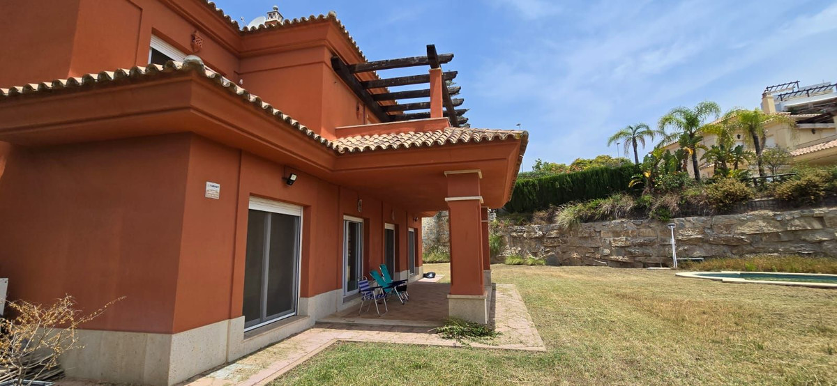 Villas de 5 dormitorios en venta en Marbella – R5075440