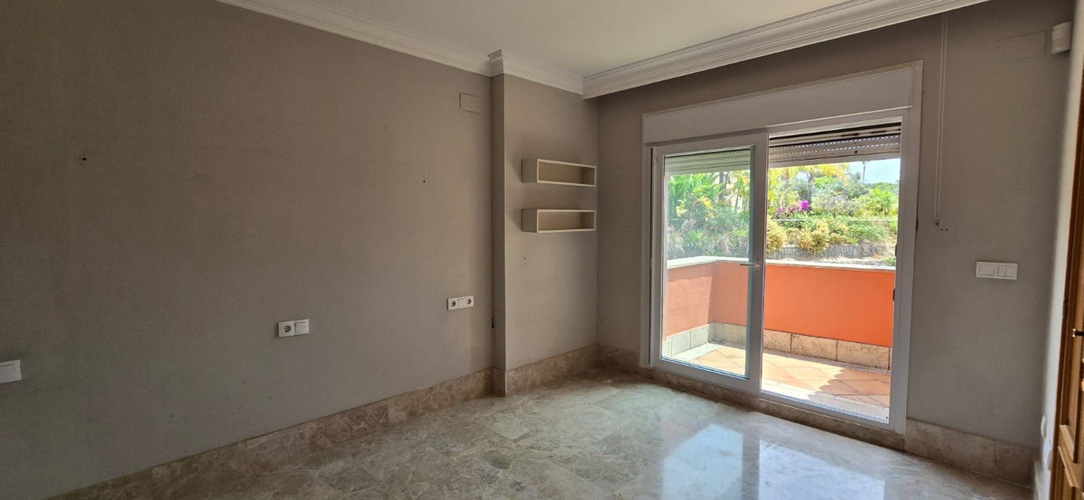 Villas de 5 dormitorios en venta en Marbella – R5075440