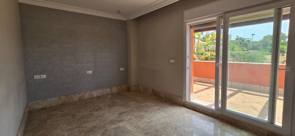 Villas de 5 dormitorios en venta en Marbella – R5075440