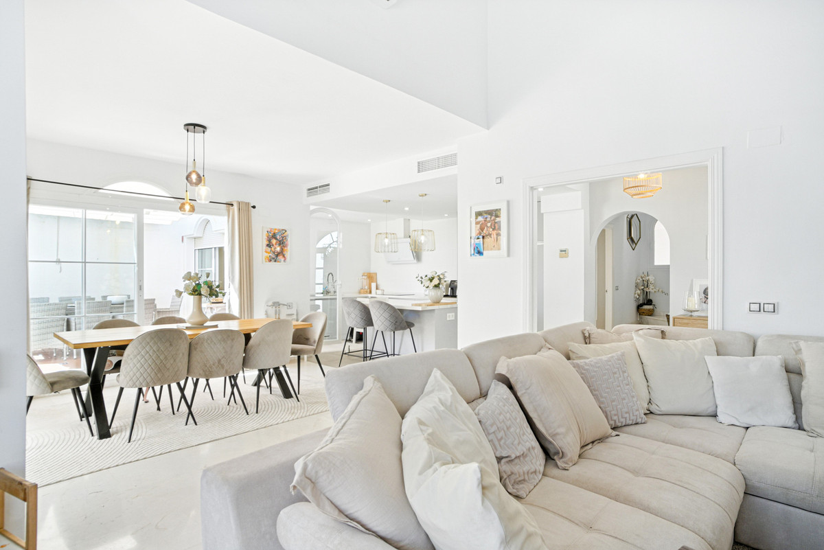 Adosados de 3 dormitorios en venta en Riviera del Sol – R5110996