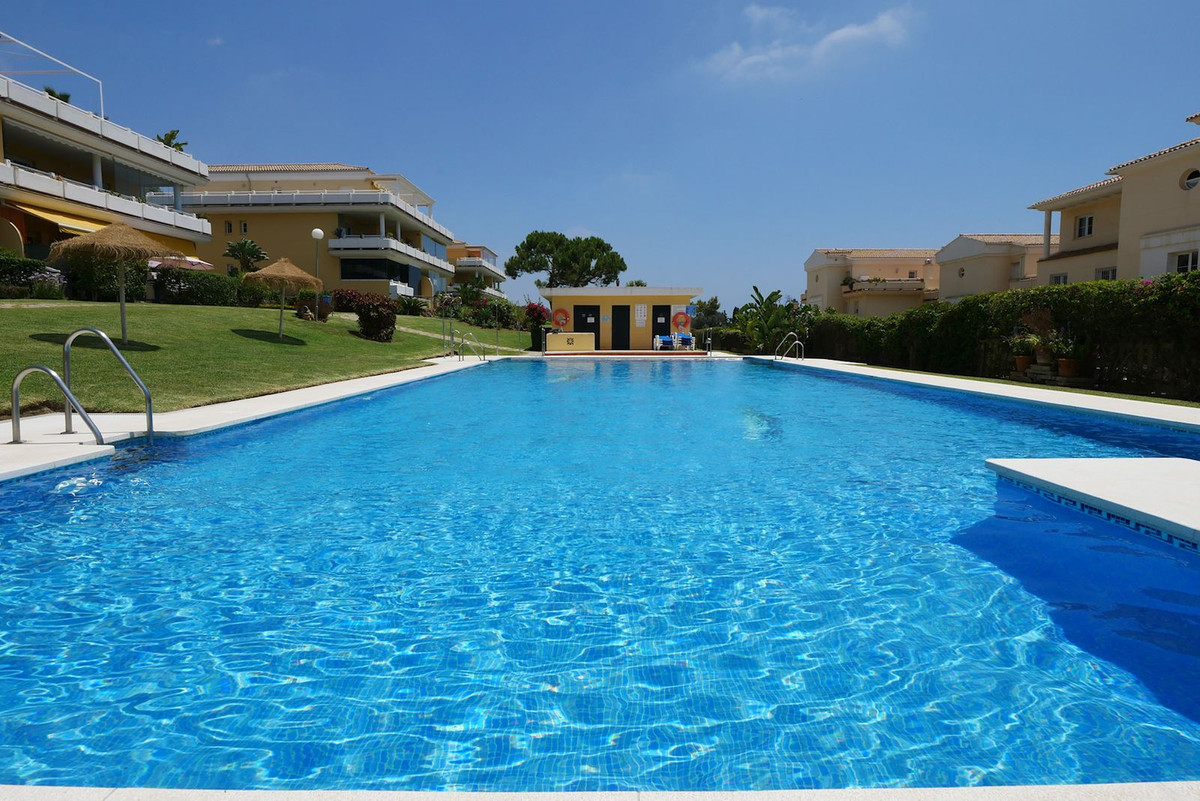 Apartamentos de 3 dormitorios en venta en Cabopino – R5120836