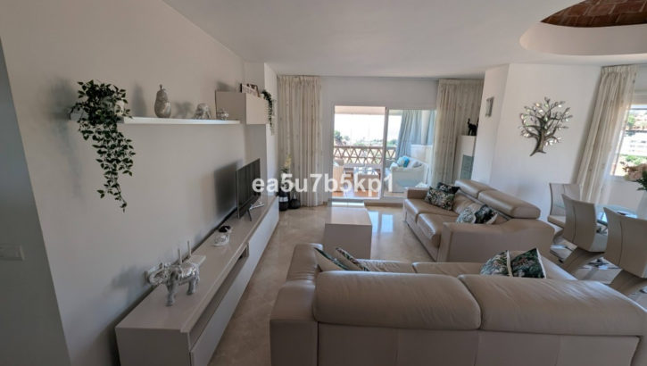 Aticos de 3 dormitorios en venta en Calahonda – R5065261 en 