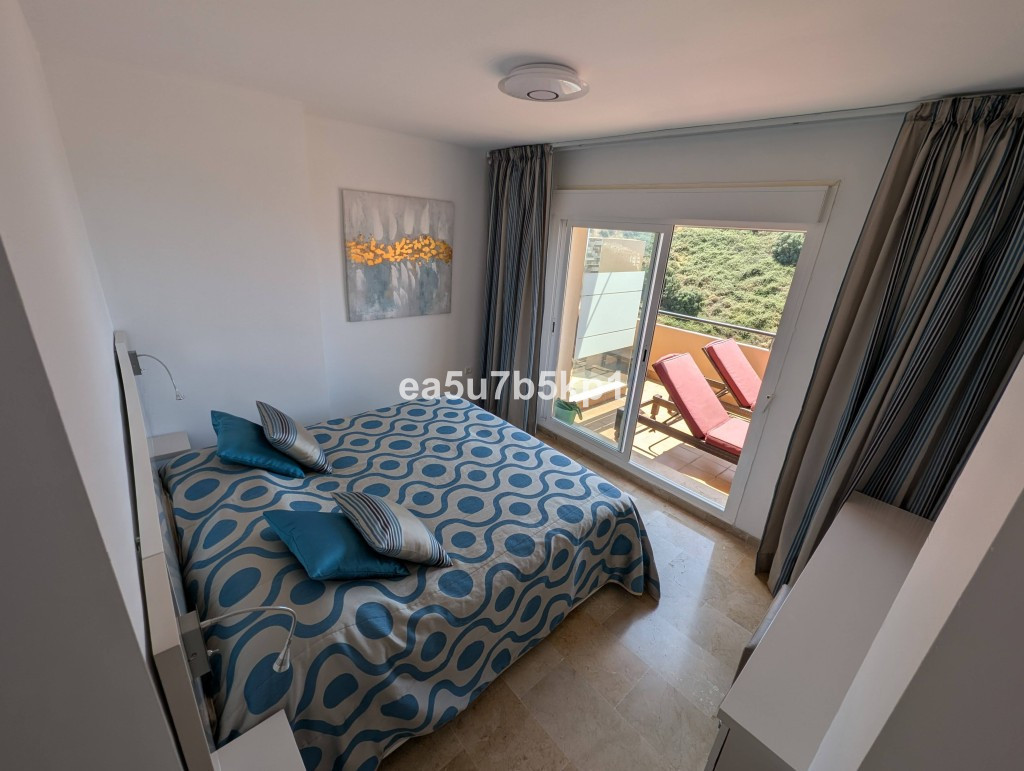 Aticos de 3 dormitorios en venta en Calahonda – R5065261