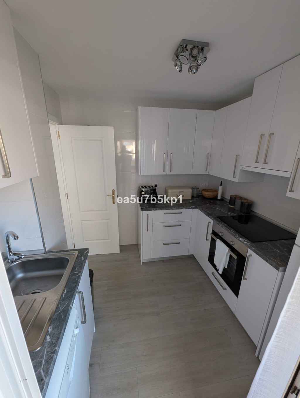 Aticos de 3 dormitorios en venta en Calahonda – R5065261