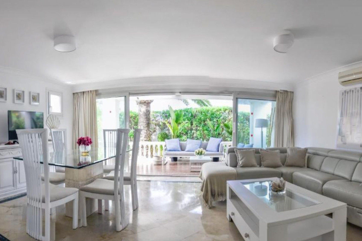 3 bedroom Townhouses for sale in Marbella – R5114218