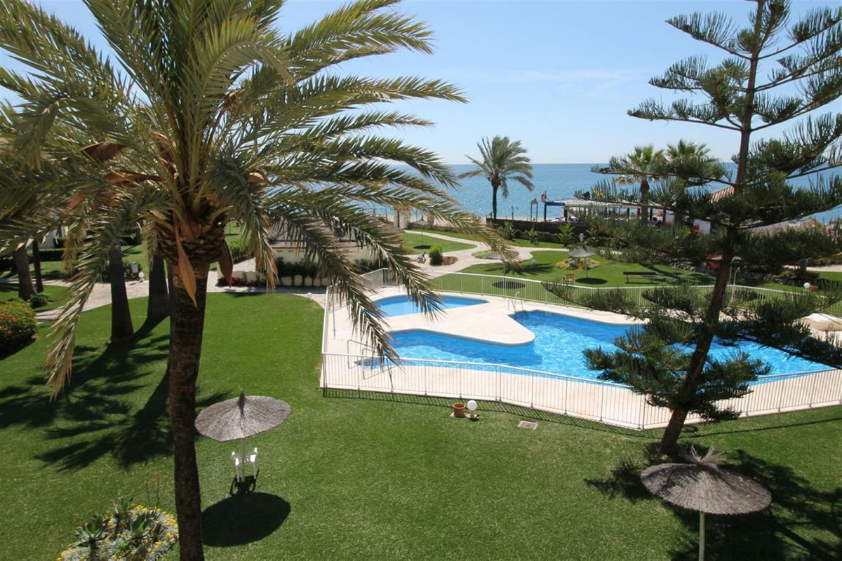 2 bedroom Apartments for sale in La Cala de Mijas – R5114350
