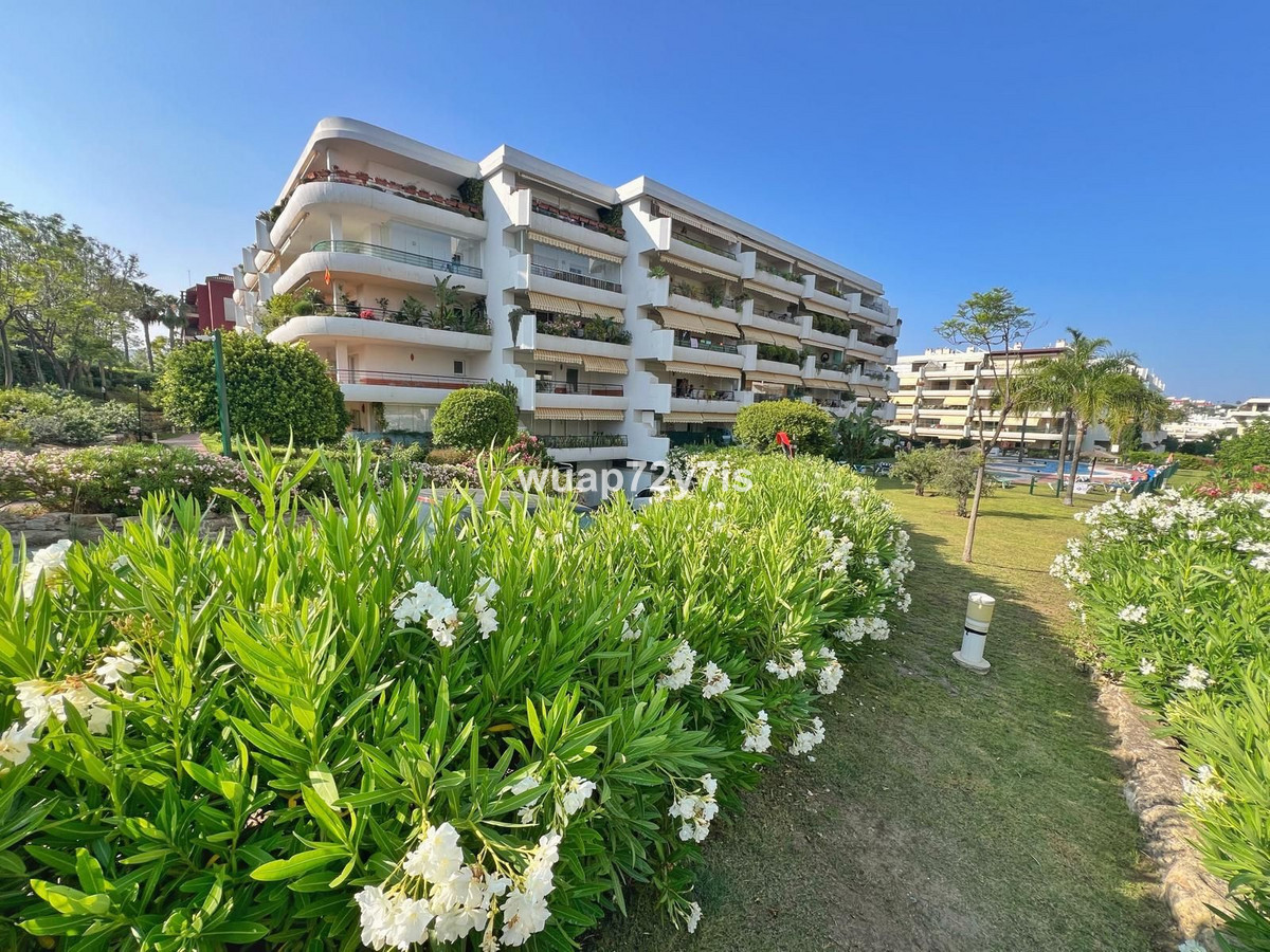 Apartamentos de 3 dormitorios en venta en Guadalmina Alta – R5114638