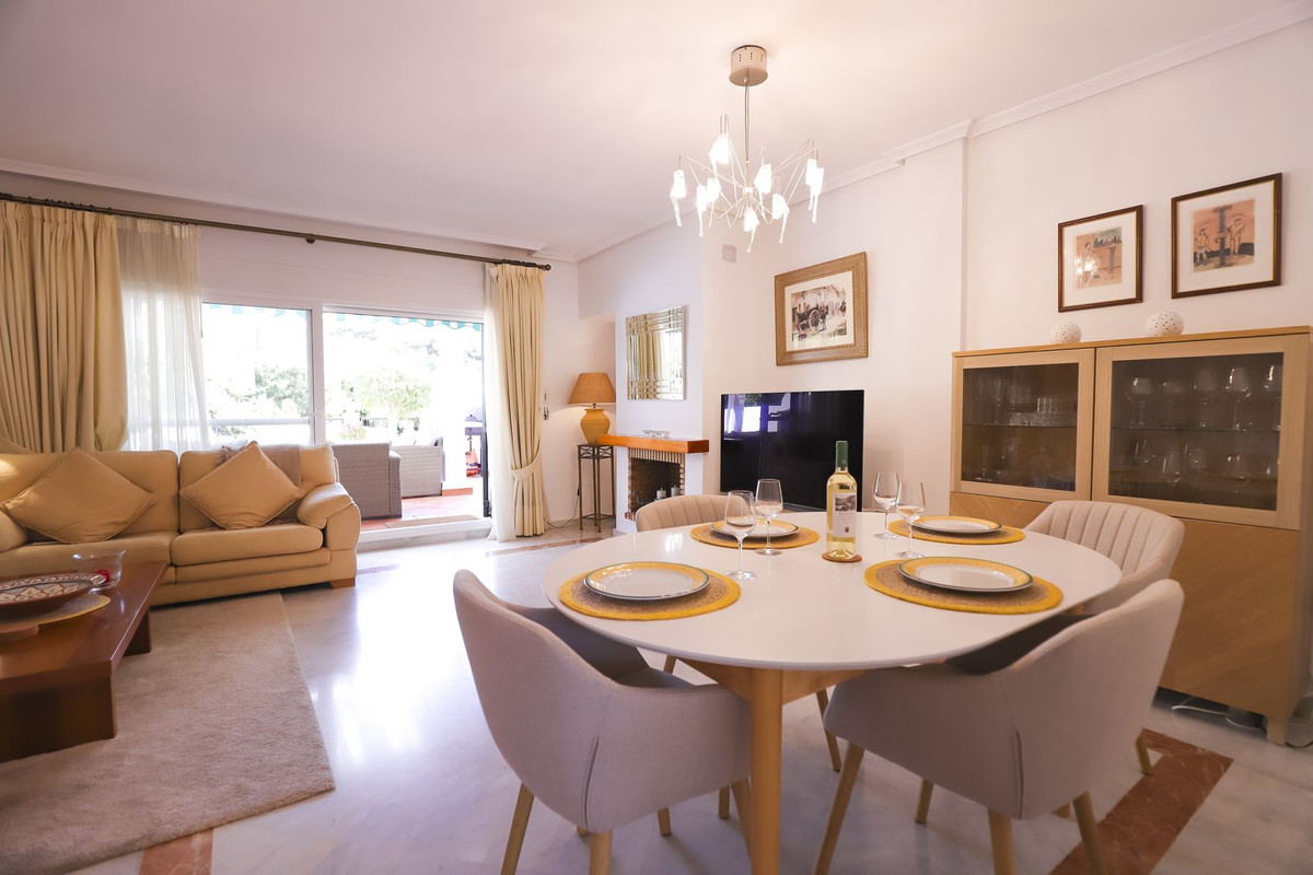 Adosados de 3 dormitorios en venta en Cabopino – R5107501