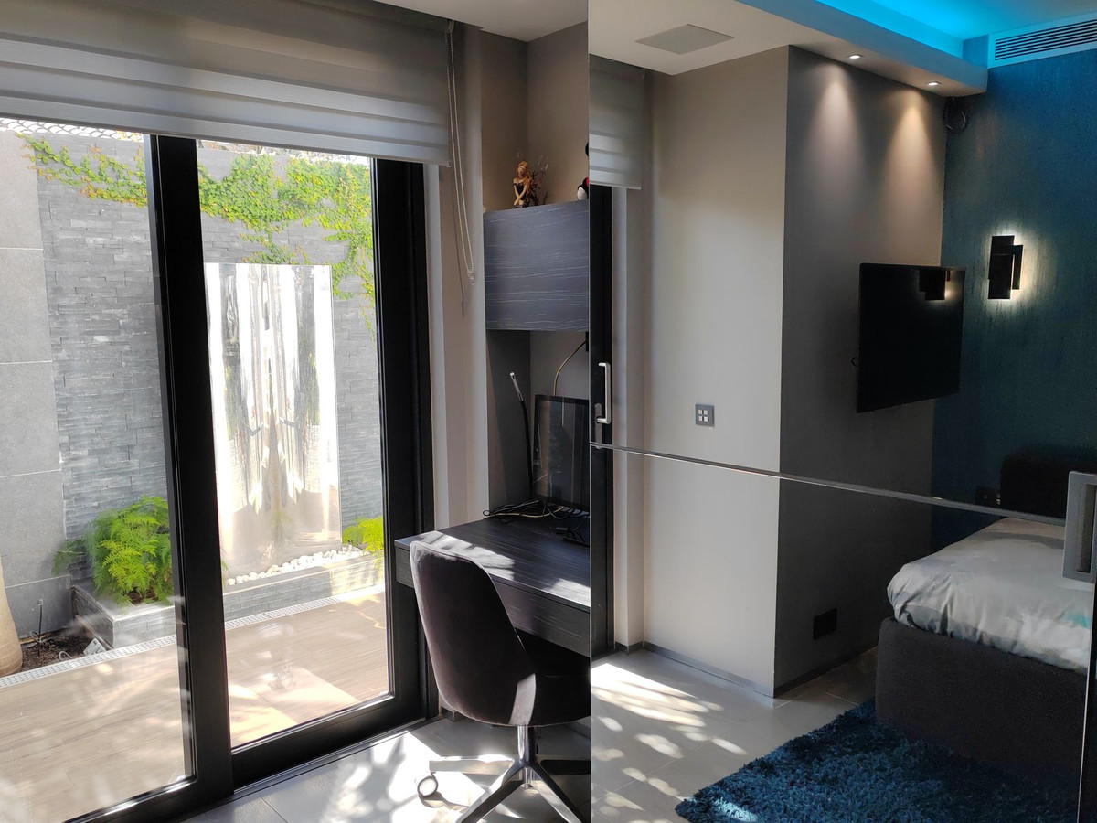 4 bedroom Villas for sale in Las Chapas – R5120677