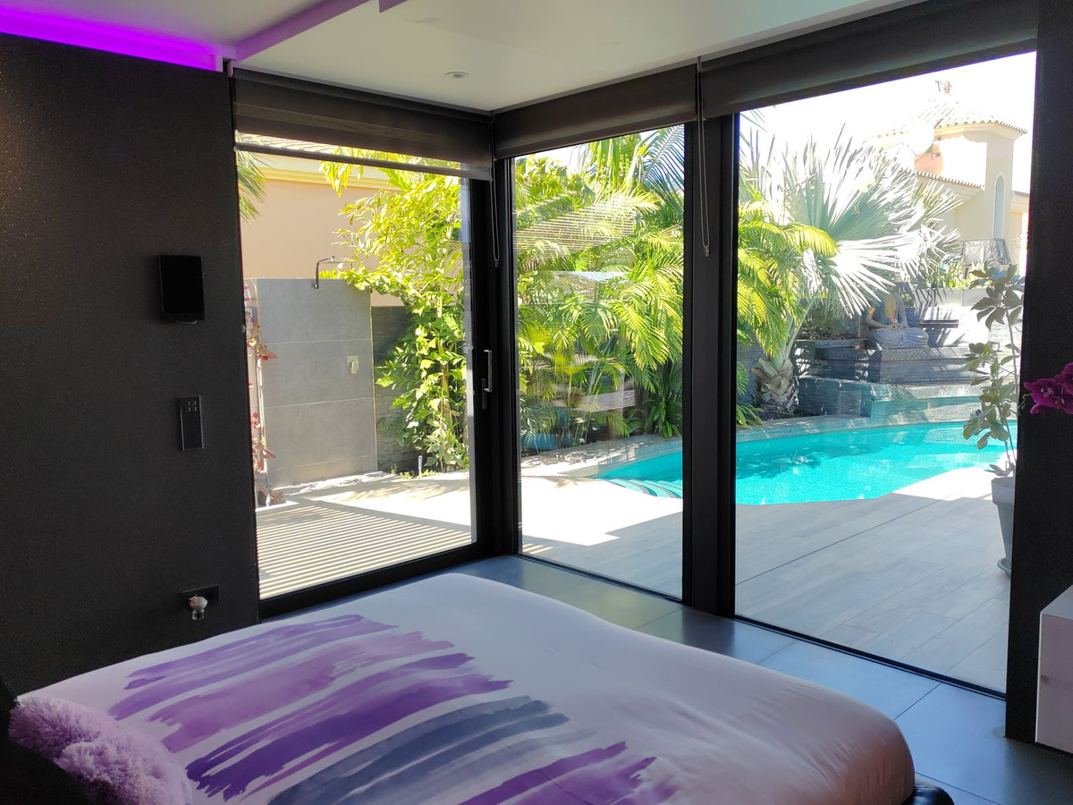 4 bedroom Villas for sale in Las Chapas – R5120677