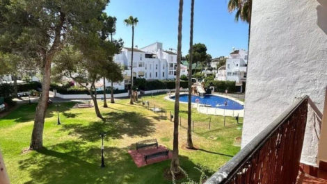 Apartamentos de 3 dormitorios en venta en Elviria – R5078716