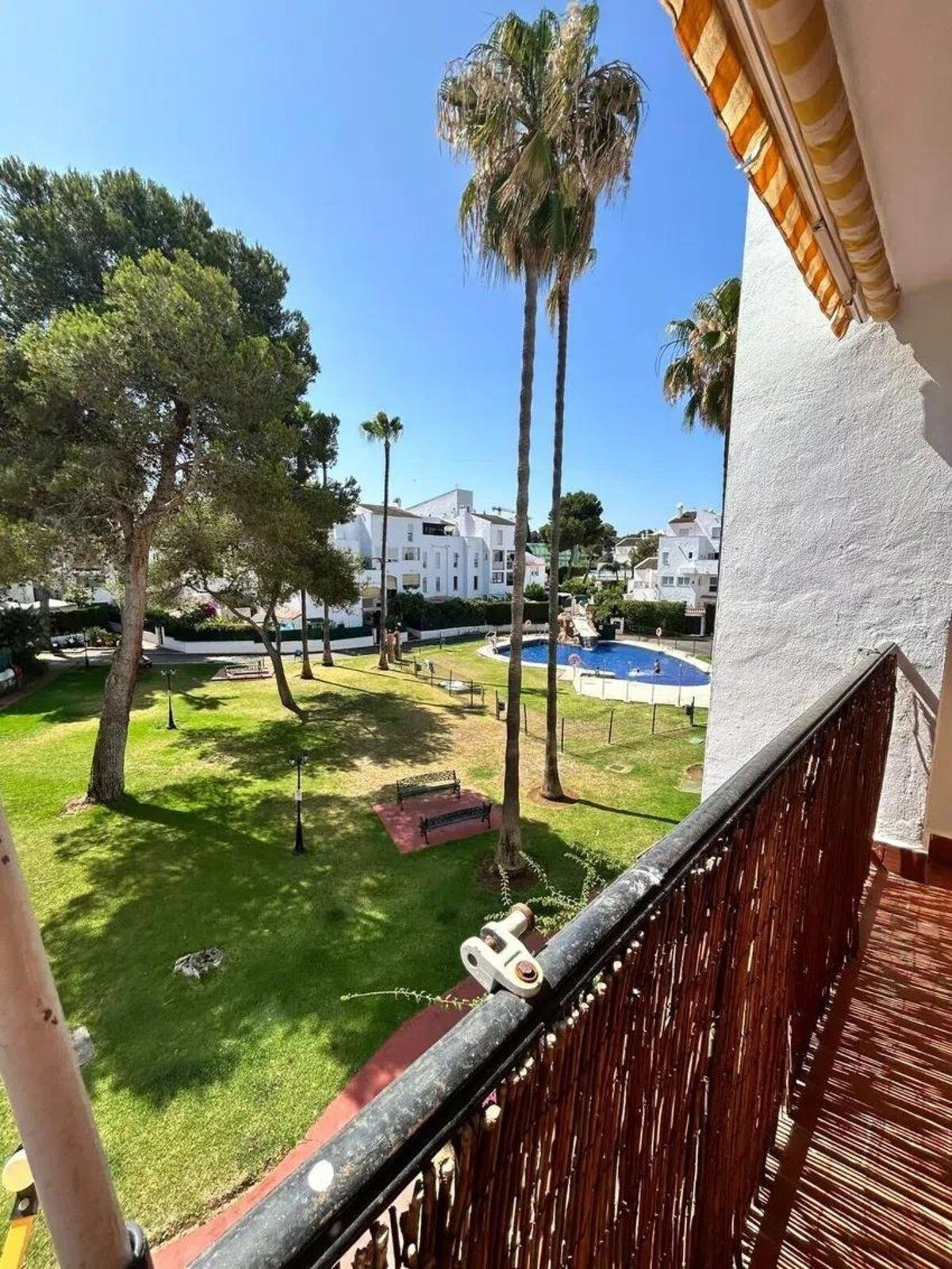 Apartamentos de 3 dormitorios en venta en Elviria – R5078716