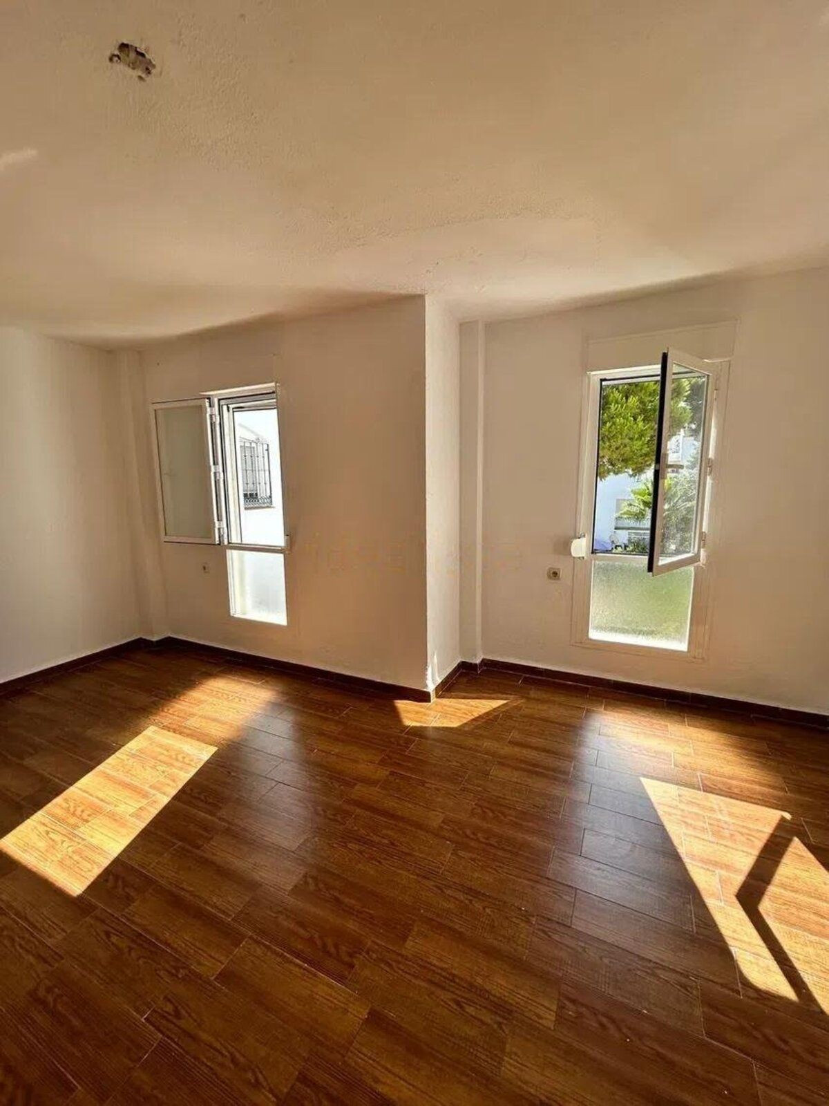 Apartamentos de 3 dormitorios en venta en Elviria – R5078716