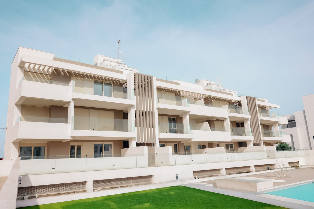 Apartamentos de 3 dormitorios en venta en Selwo – R5106919