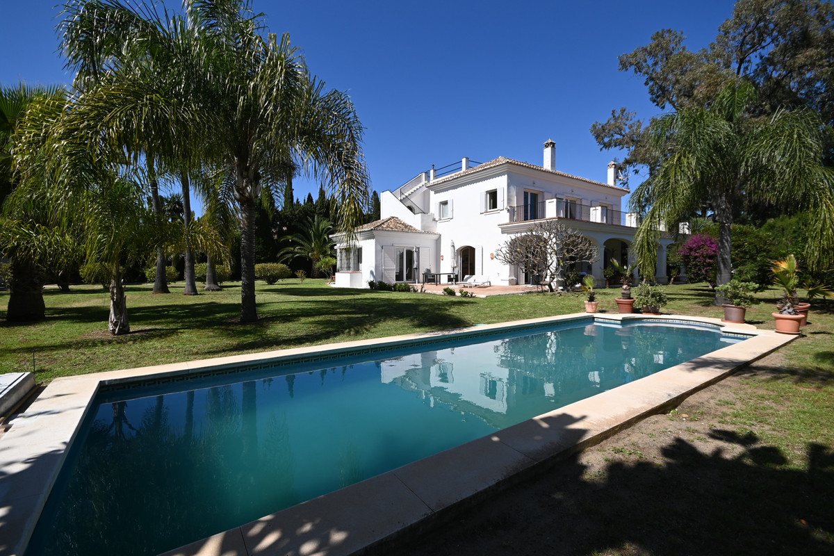 Villas de 3 dormitorios en venta en Guadalmina Baja – R4967473