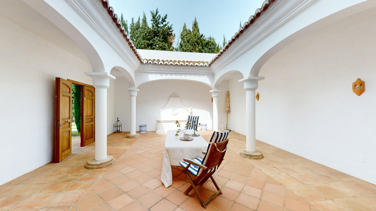Villas de 3 dormitorios en venta en Guadalmina Baja – R4967473