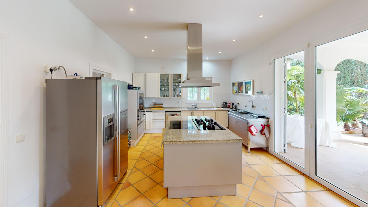 Villas de 3 dormitorios en venta en Guadalmina Baja – R4967473