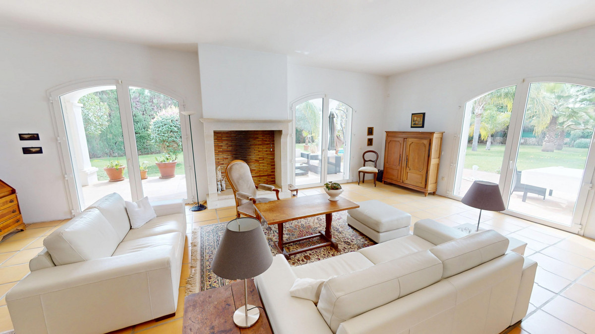 Villas de 3 dormitorios en venta en Guadalmina Baja – R4967473
