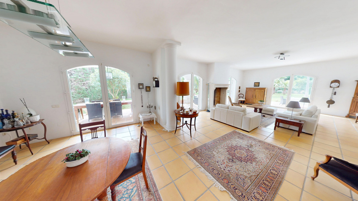 Villas de 3 dormitorios en venta en Guadalmina Baja – R4967473